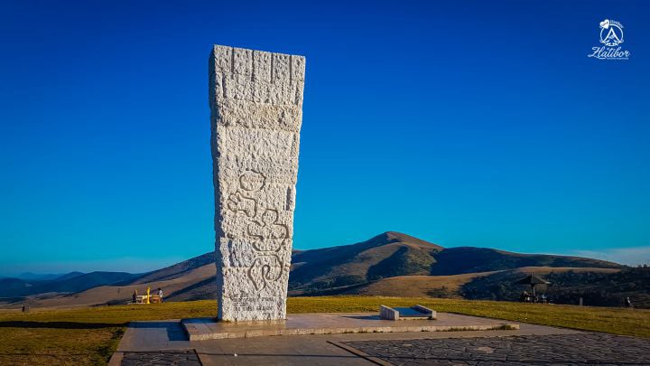 Spomenik na Šumatovom brdu